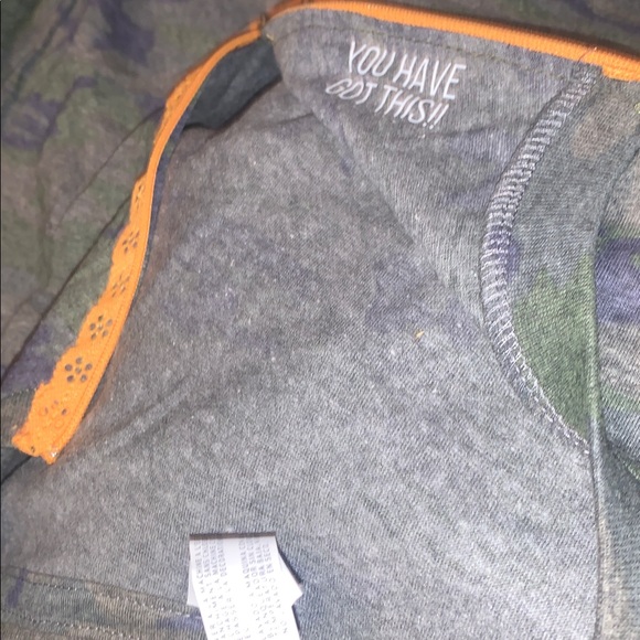 NEW-Woman’s Camouflage Easy Access Port TShirt -Green & Blue camouflage w/zipper - Picture 3 of 5